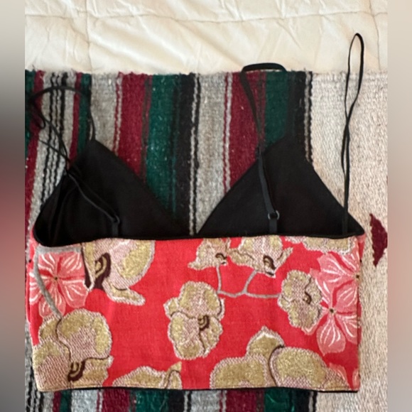 Zara bra/crop top, red with gold thread, pretty pattern, size M - Picture 3 of 3